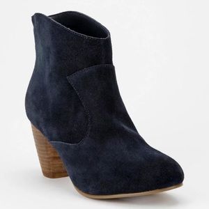 Ecote Navy Blue Suede Ankle Heel Boots Bootie Size 8